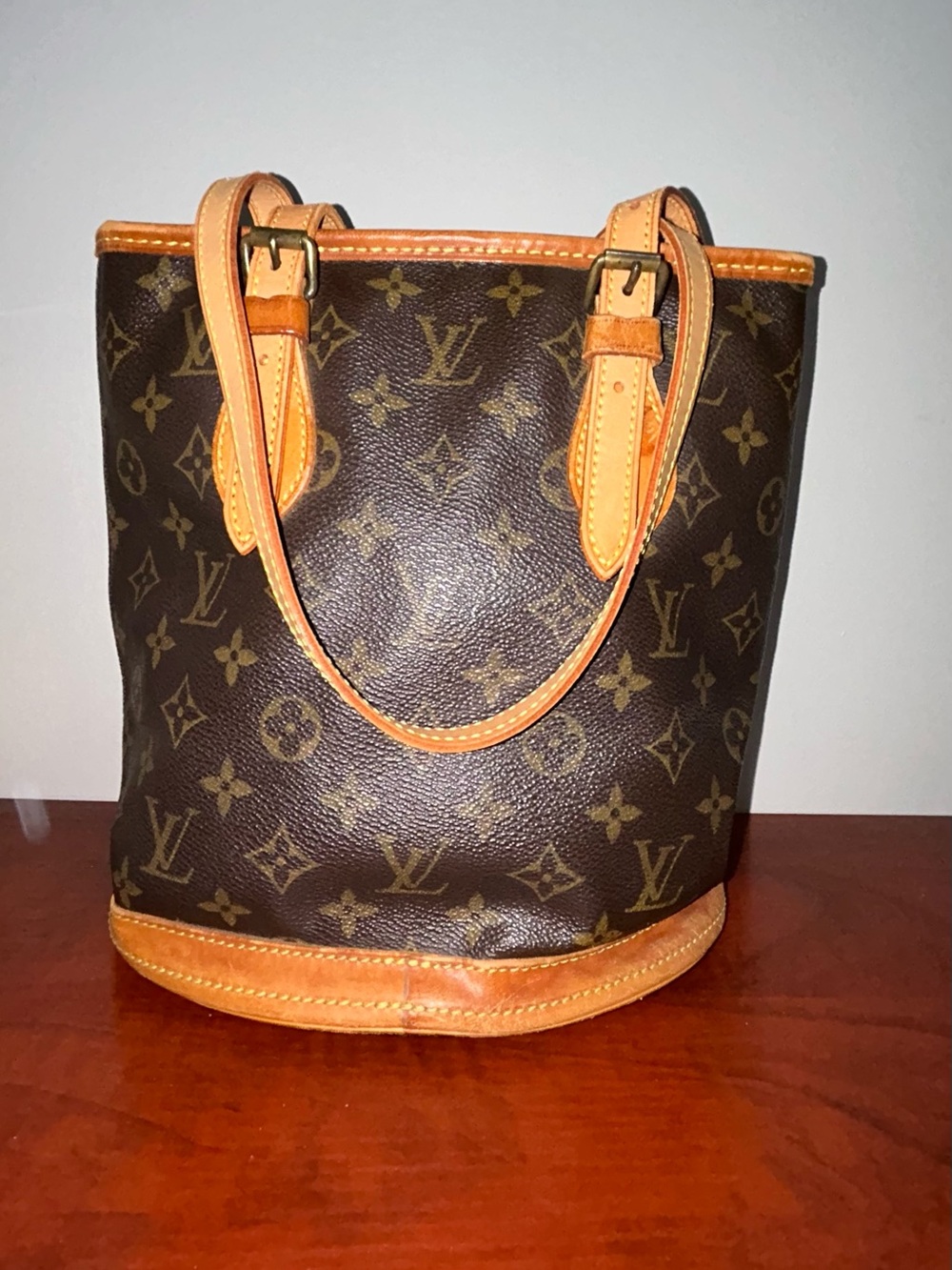 Louis Vuitton Petit Bucket PM